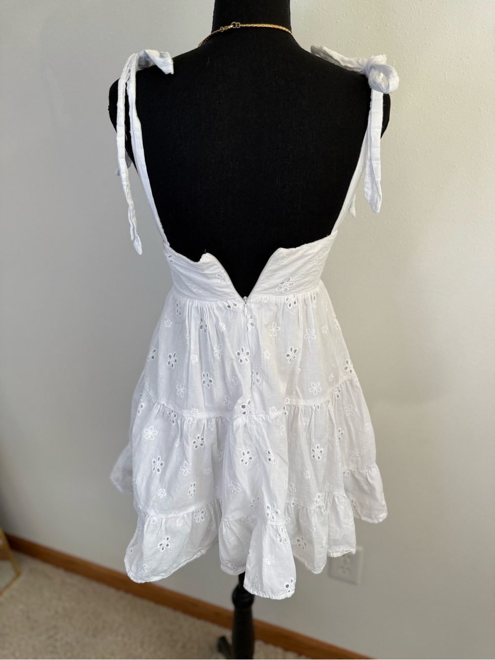 Princess Polly White Eyelet Mini Dress Tie Strap Open Back Tiered US 4 - Picture 3 of 8